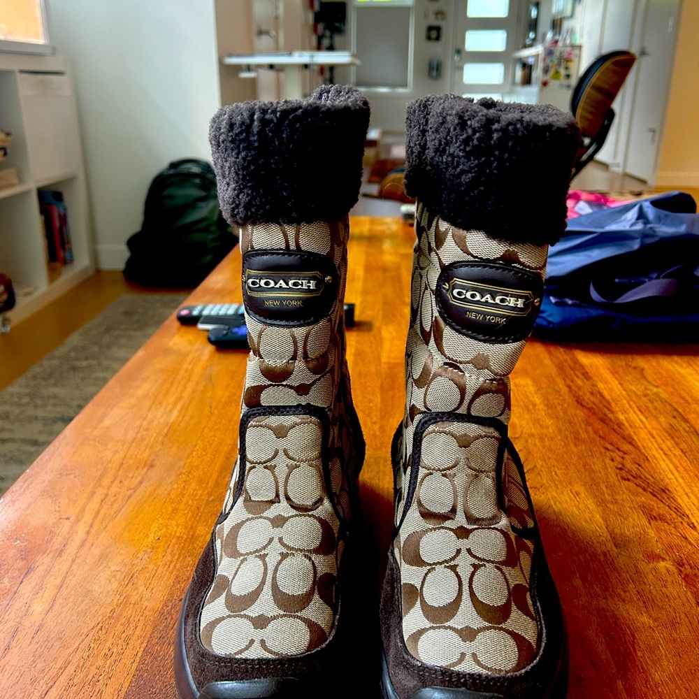 Coach 8b winter zip boots with vibram soles